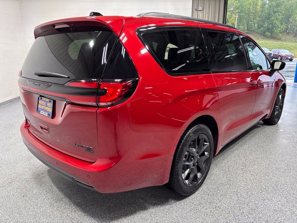 2027 Chrysler Pacifica PACIFICA LIMITED AWD