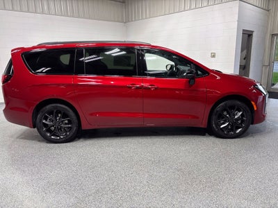 2027 Chrysler Pacifica PACIFICA LIMITED AWD