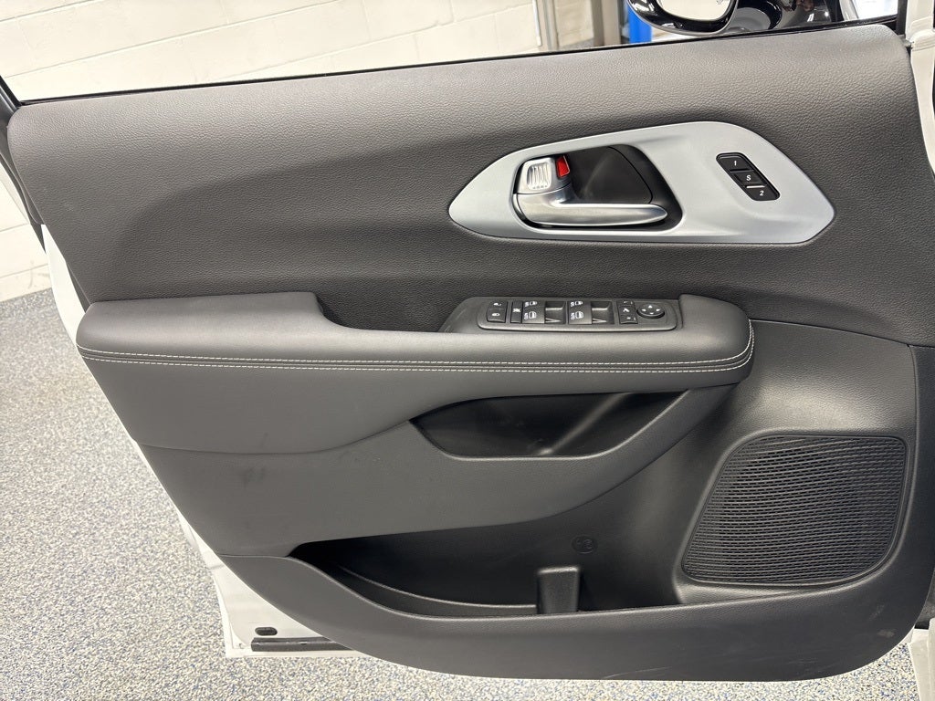 2026 Chrysler Pacifica PACIFICA LIMITED AWD