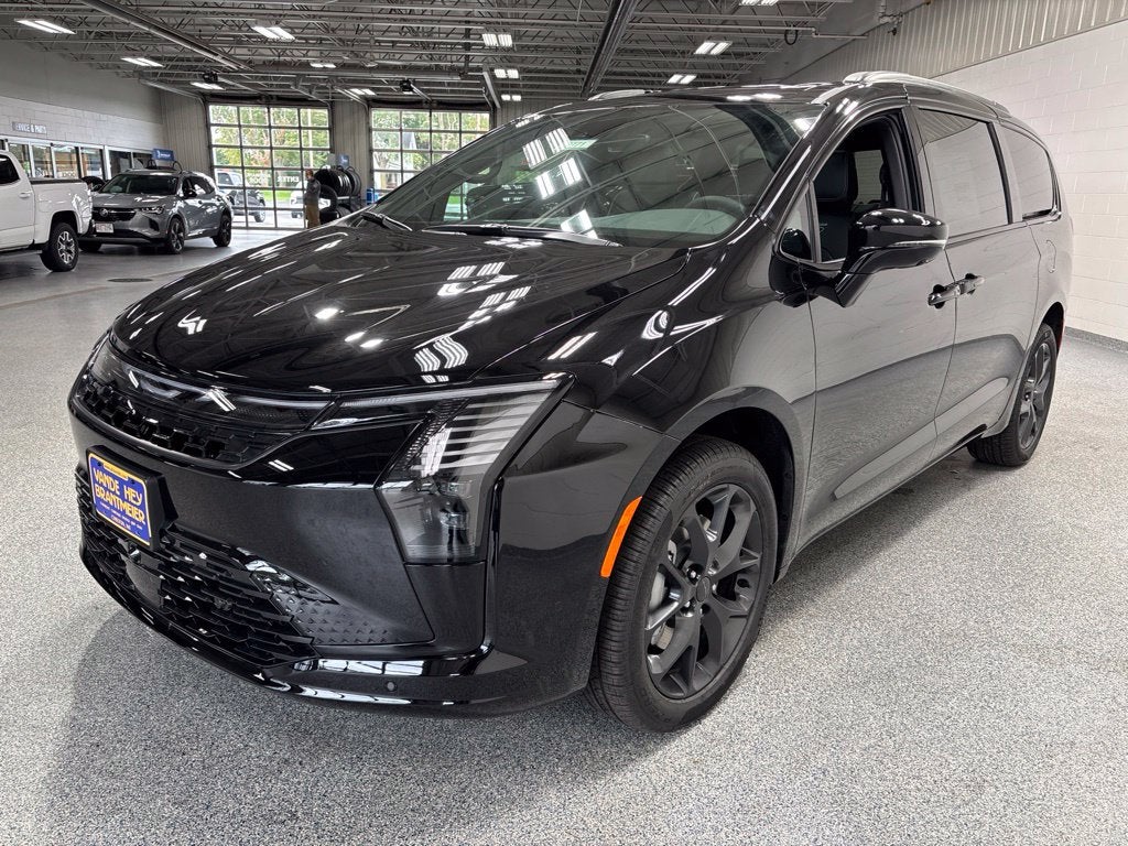 2027 Chrysler Pacifica PACIFICA LIMITED AWD