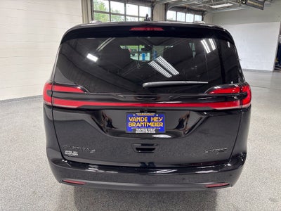 2027 Chrysler Pacifica PACIFICA LIMITED AWD