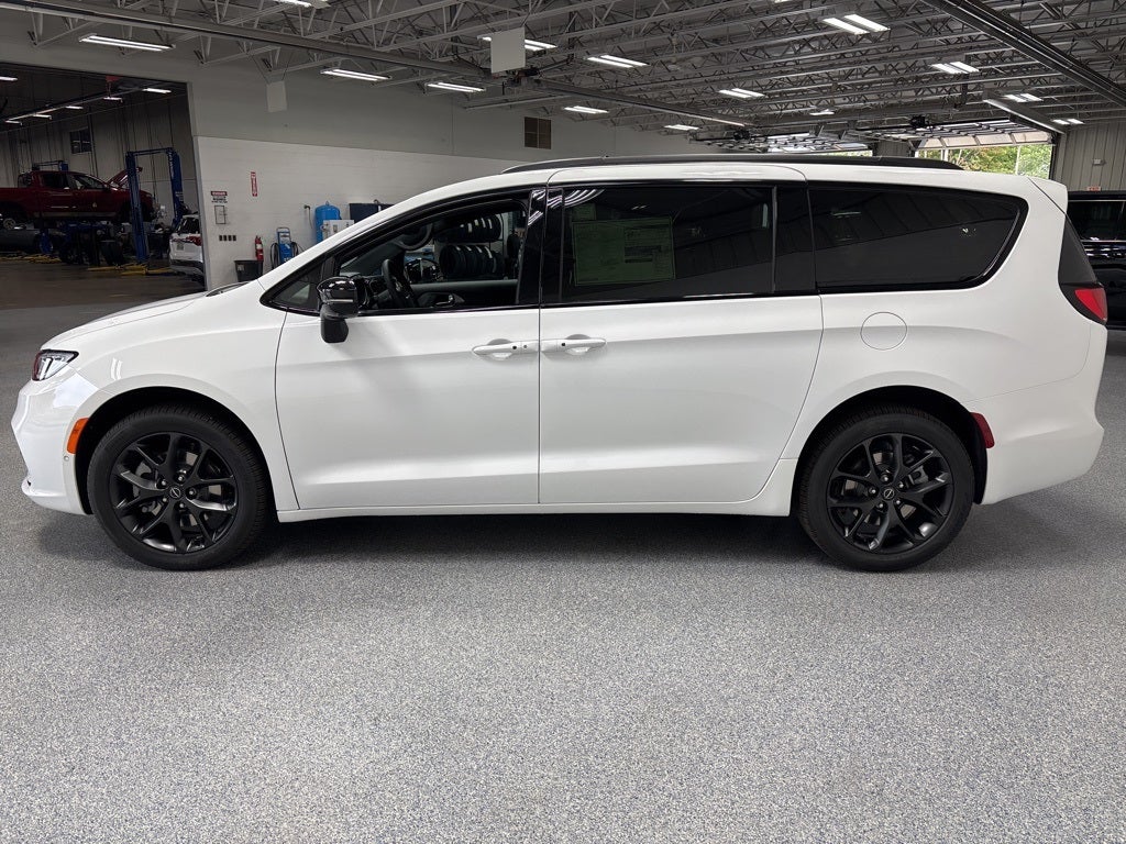 2026 Chrysler Pacifica PACIFICA LIMITED AWD