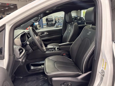 2027 Chrysler Pacifica PACIFICA LIMITED AWD