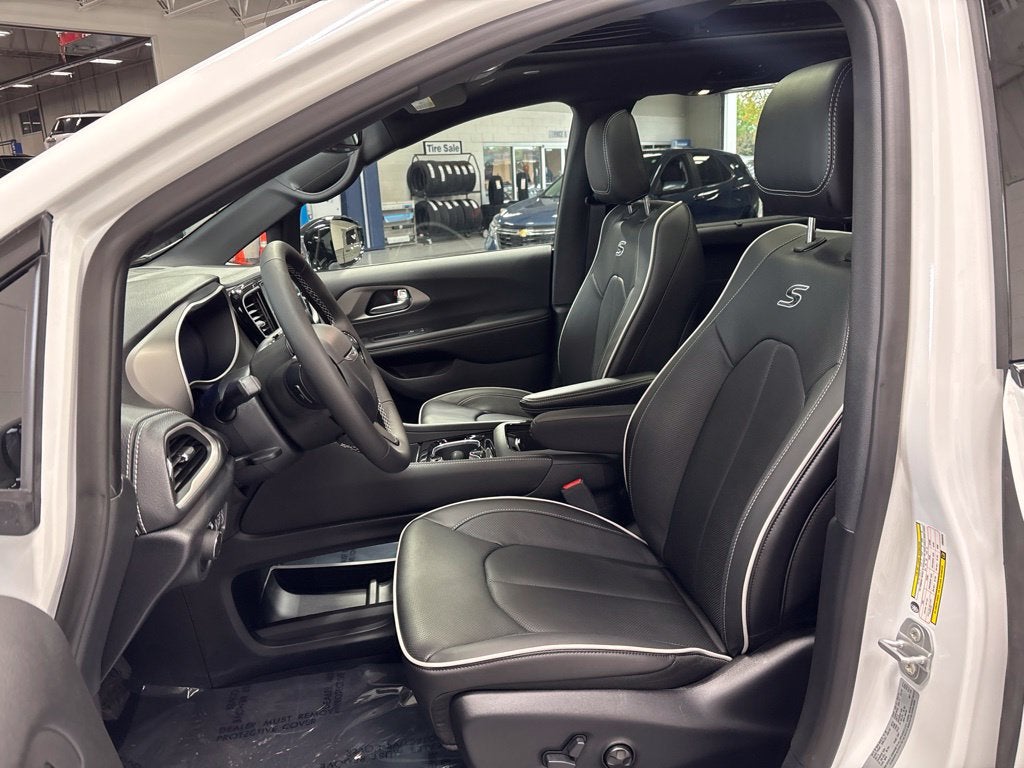 2027 Chrysler Pacifica PACIFICA LIMITED AWD