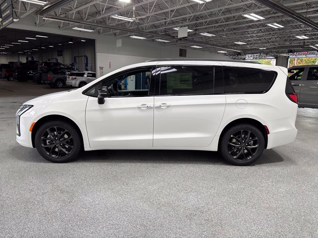 2027 Chrysler Pacifica PACIFICA LIMITED AWD