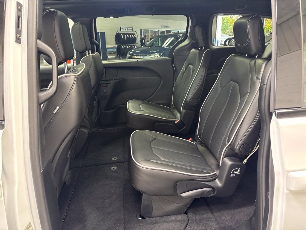 2027 Chrysler Pacifica PACIFICA LIMITED AWD