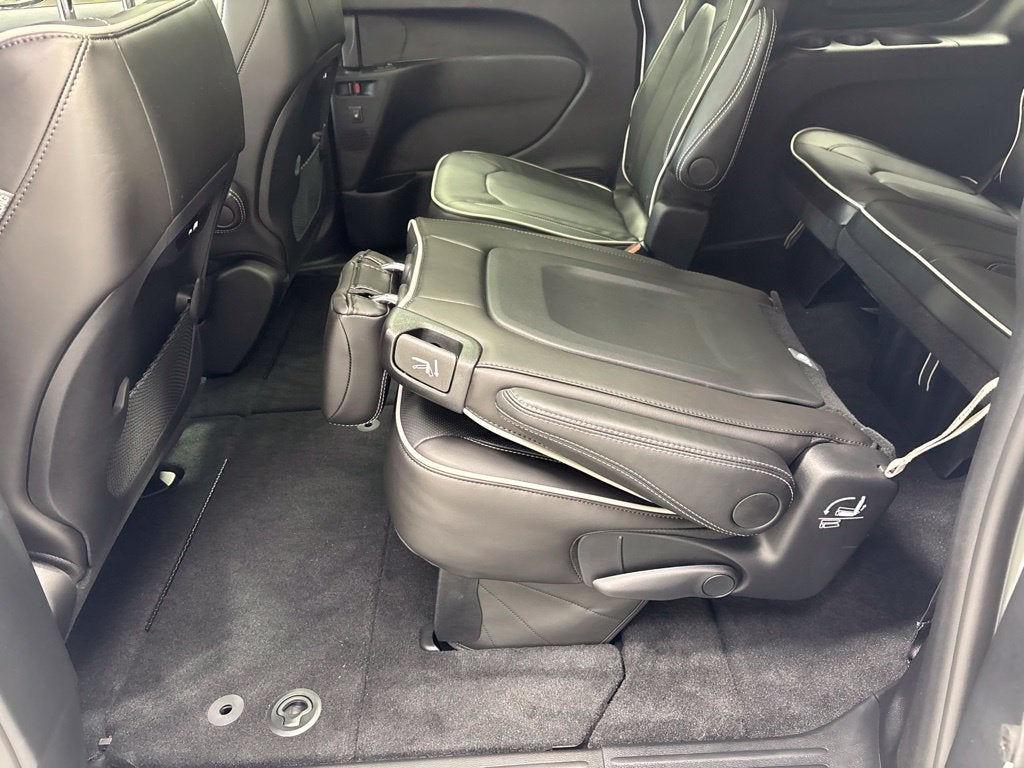 2027 Chrysler Pacifica PACIFICA LIMITED AWD