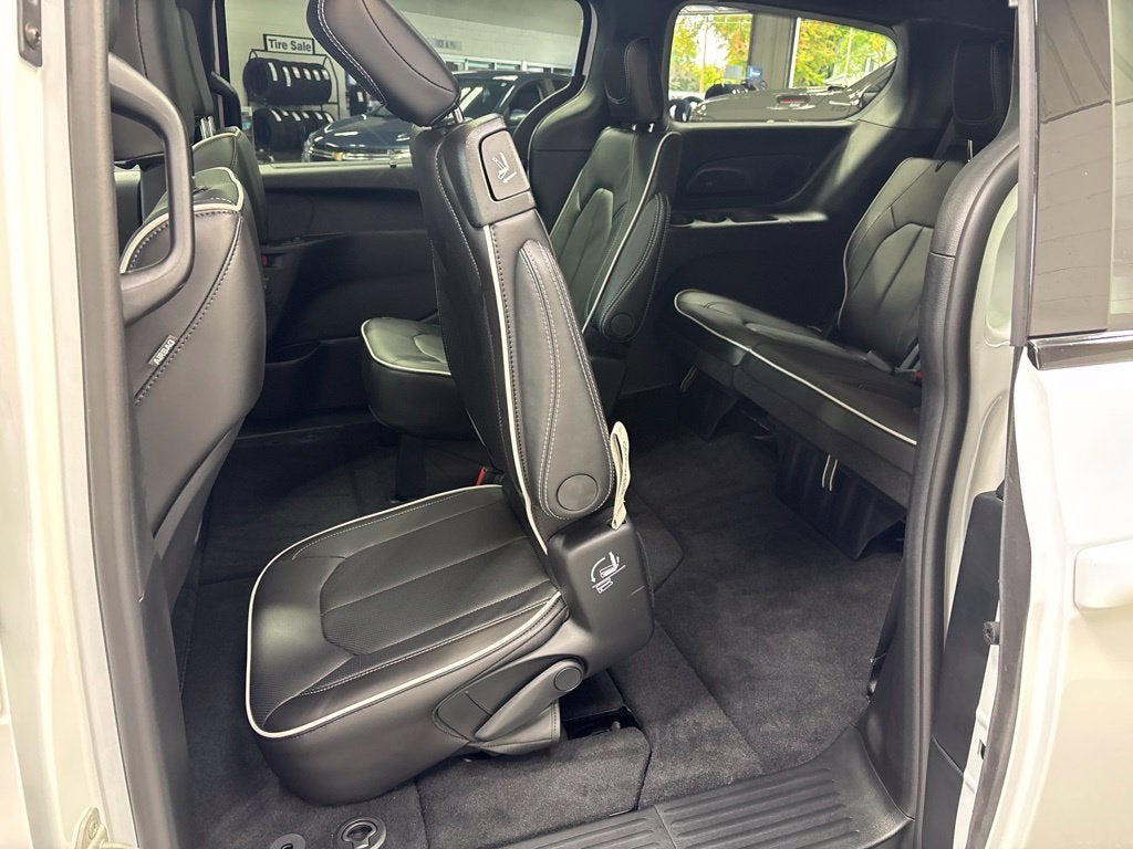 2027 Chrysler Pacifica PACIFICA LIMITED AWD