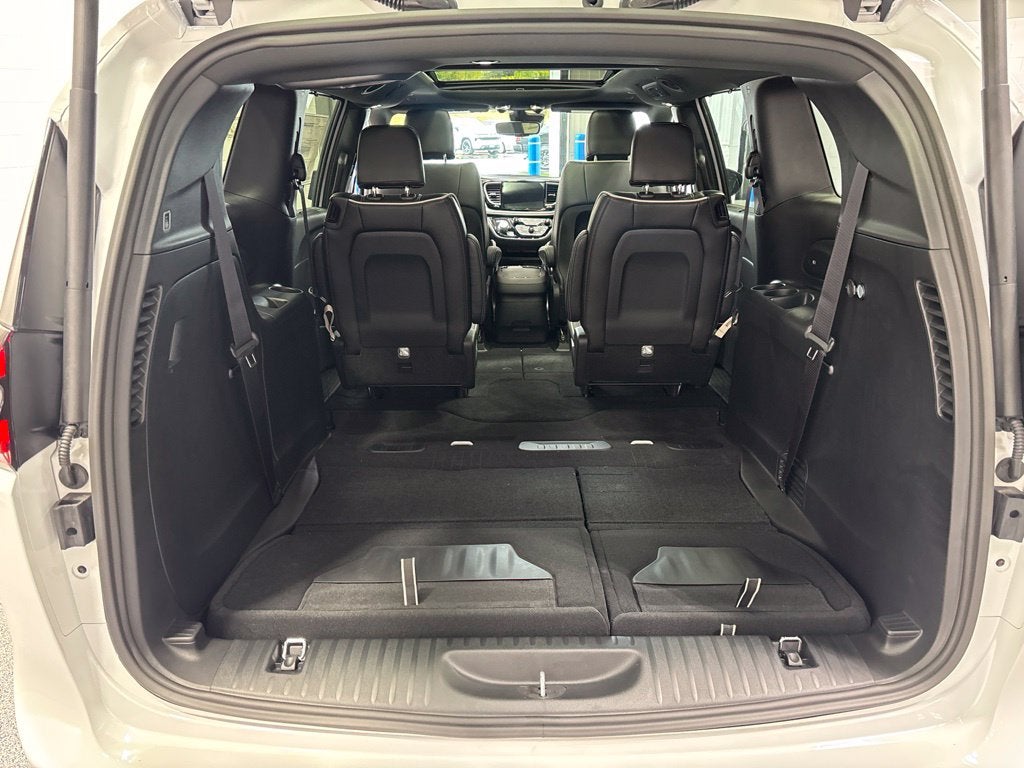 2027 Chrysler Pacifica PACIFICA LIMITED AWD