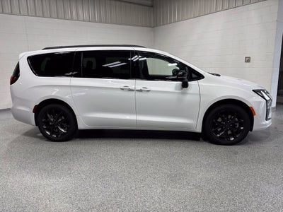 2027 Chrysler Pacifica PACIFICA LIMITED AWD