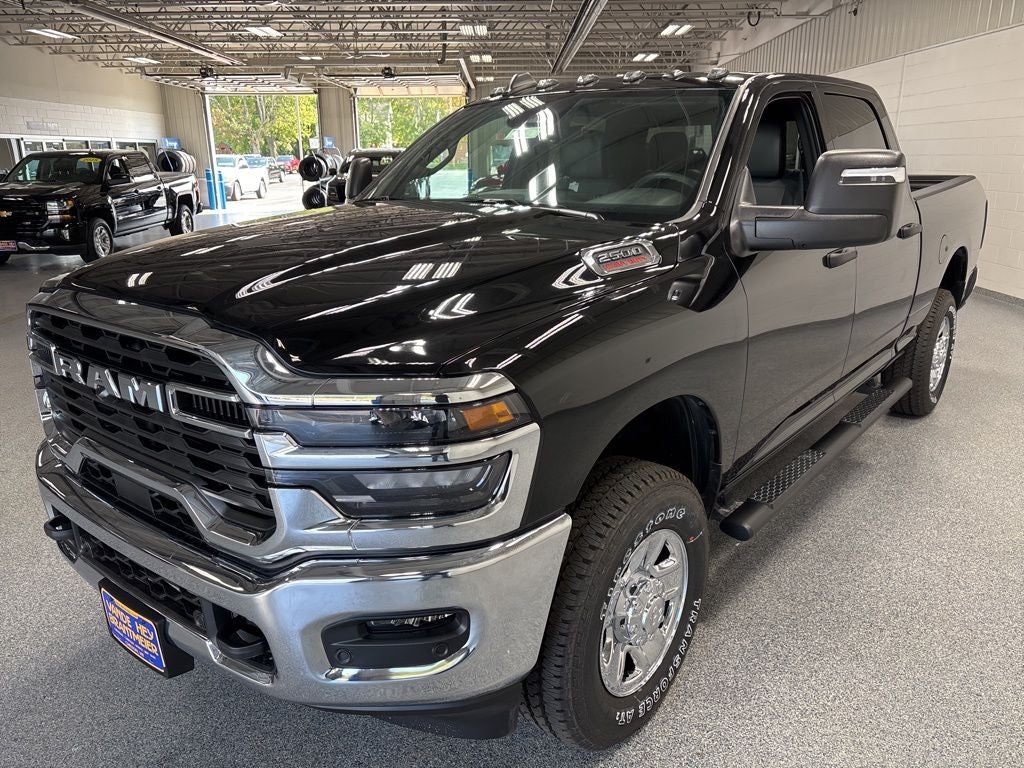 2026 RAM 2500 RAM 2500 TRADESMAN CREW CAB 4X4 6'4' BOX