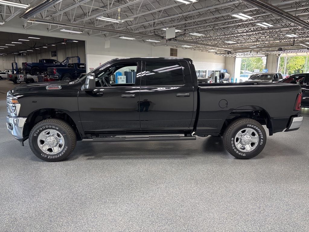 2026 RAM 2500 RAM 2500 TRADESMAN CREW CAB 4X4 6'4' BOX