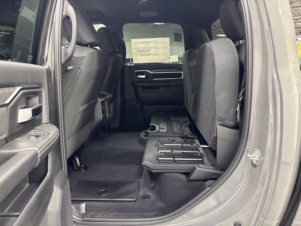 2027 RAM 2500 RAM 2500 BIG HORN CREW CAB 4X4 6'4' BOX