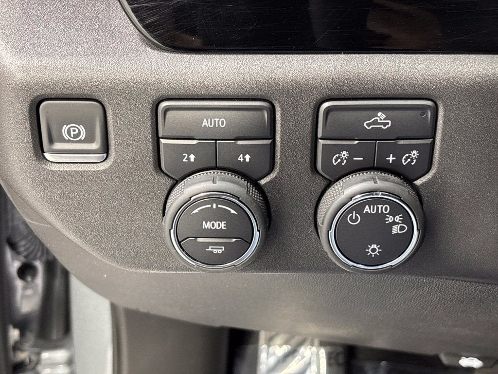 2024 Chevrolet Silverado 1500 4WD Crew Cab Short Bed LT with 2FL