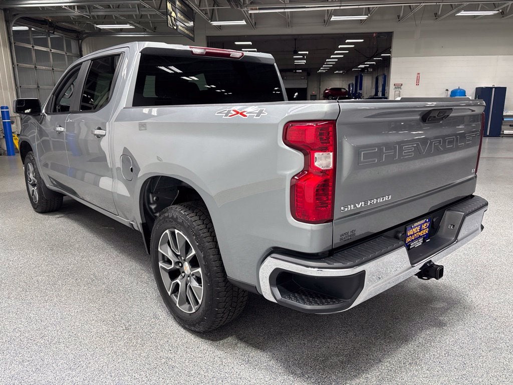 2024 Chevrolet Silverado 1500 4WD Crew Cab Short Bed LT with 2FL
