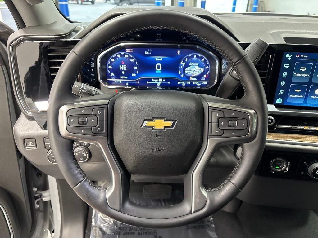 2024 Chevrolet Silverado 1500 4WD Crew Cab Short Bed LT with 2FL