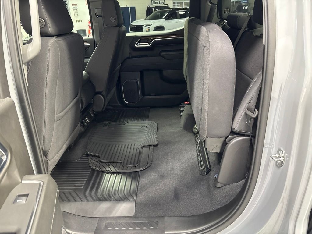 2024 Chevrolet Silverado 1500 4WD Crew Cab Short Bed LT with 2FL