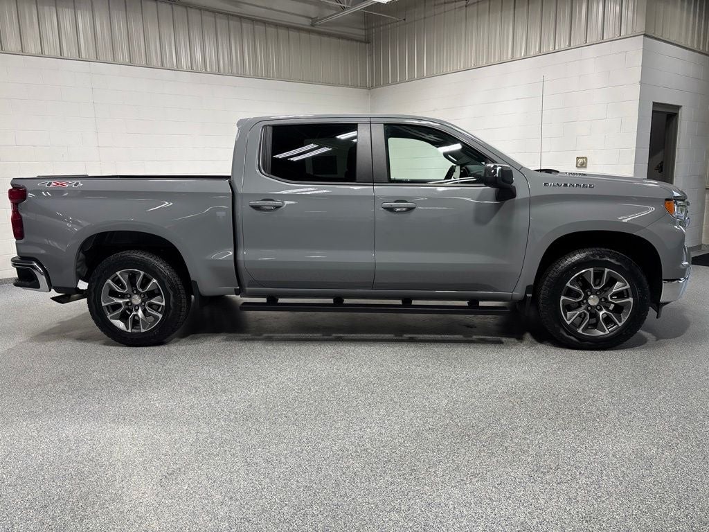 2024 Chevrolet Silverado 1500 4WD Crew Cab Short Bed LT with 2FL