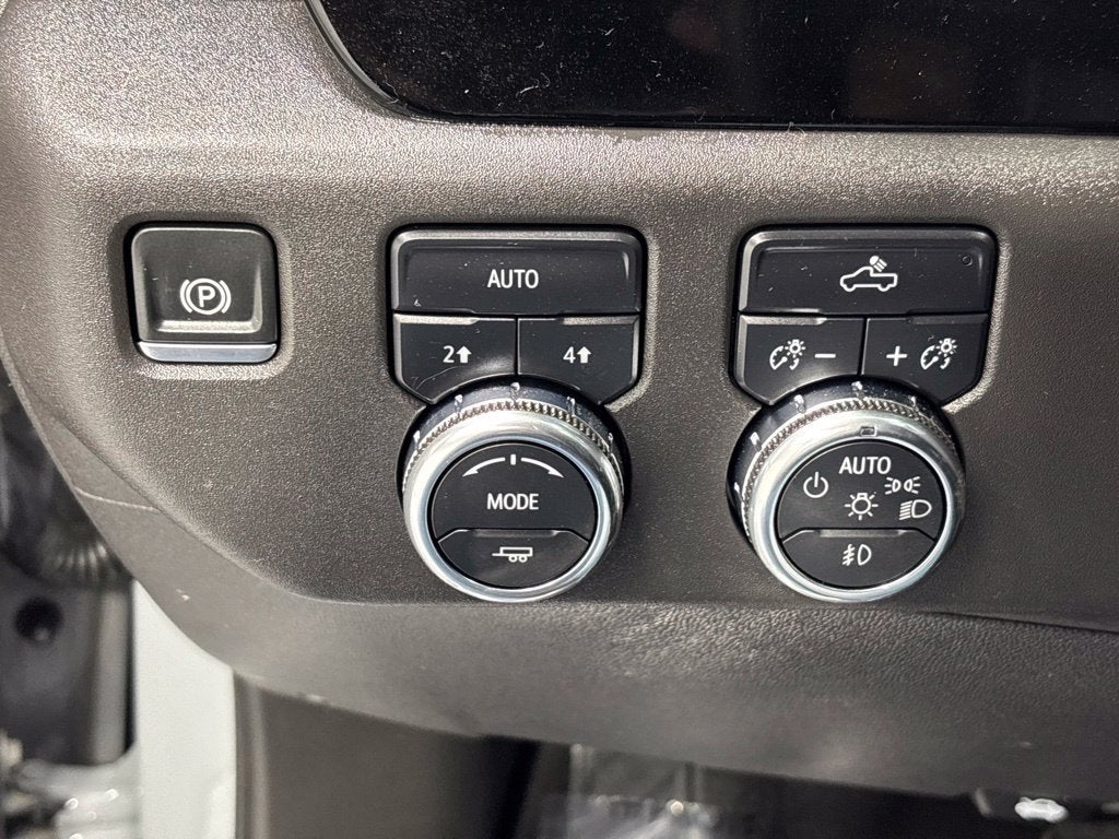 2024 GMC Sierra 1500 4WD Crew Cab Short Box Elevation with 3VL