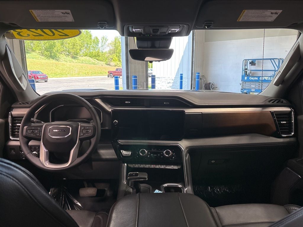 2023 GMC Sierra 1500 4WD Crew Cab Short Box Denali