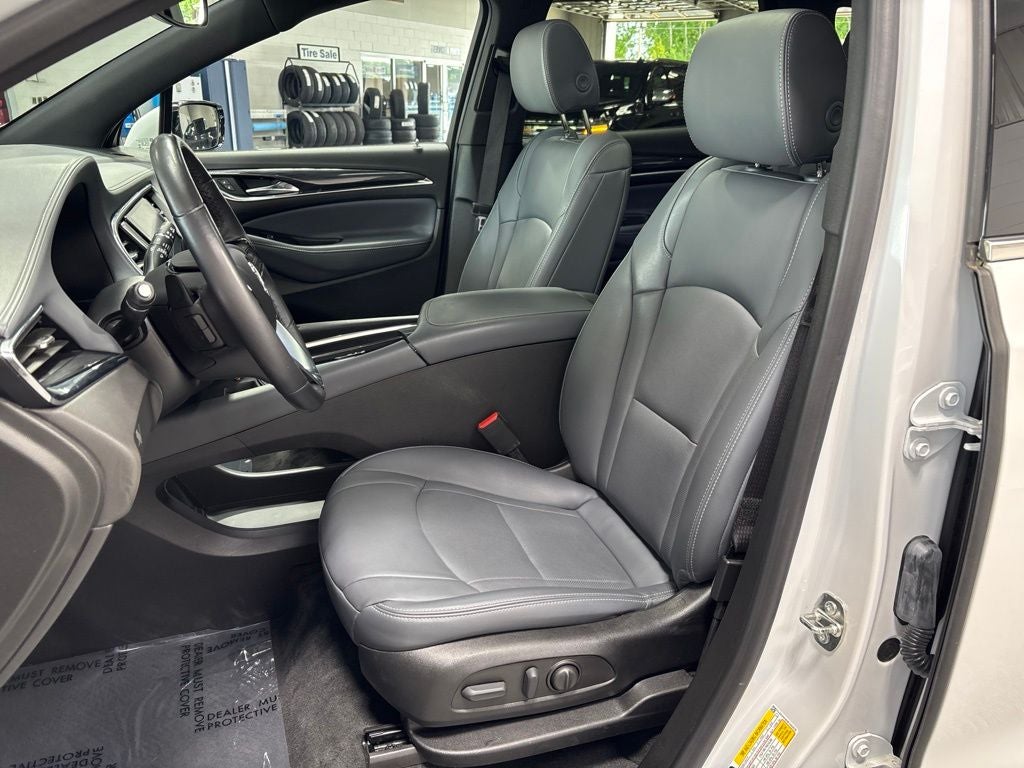 2023 Buick Enclave Essence AWD