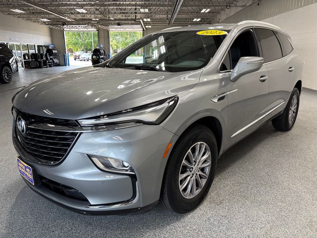 2023 Buick Enclave Essence AWD