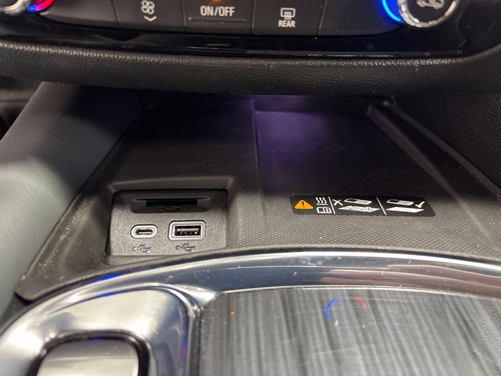 2023 Buick Enclave Essence AWD