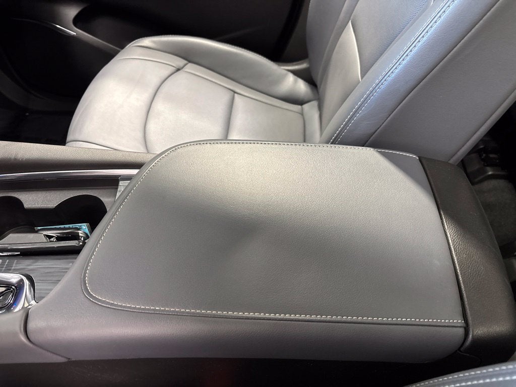 2023 Buick Enclave Essence AWD