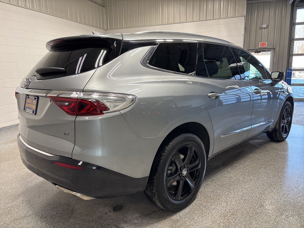 2023 Buick Enclave Essence AWD