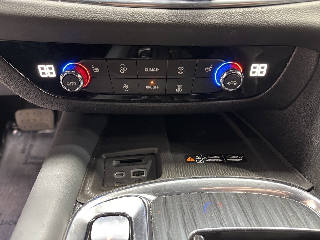 2023 Buick Enclave Essence AWD