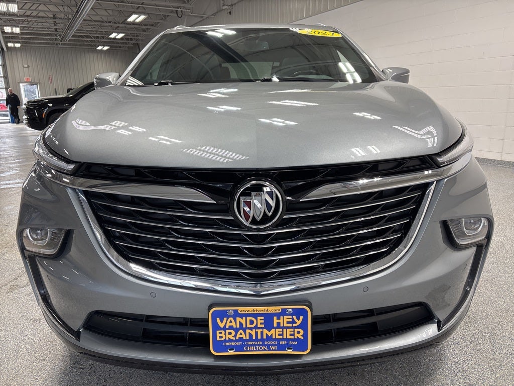 2023 Buick Enclave Essence AWD
