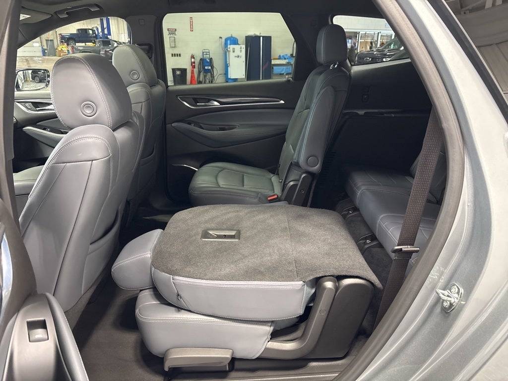 2023 Buick Enclave Essence AWD