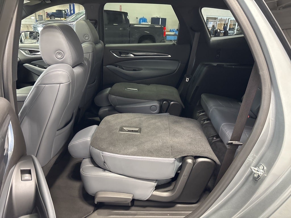 2023 Buick Enclave Essence AWD