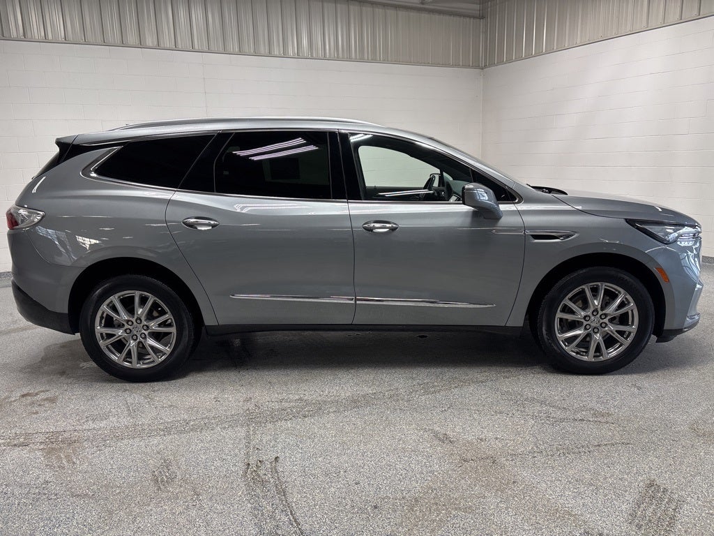 2023 Buick Enclave Essence AWD