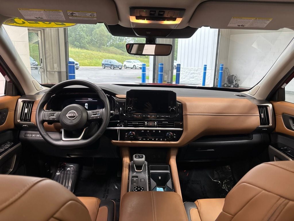 2025 Nissan Pathfinder Platinum 4WD