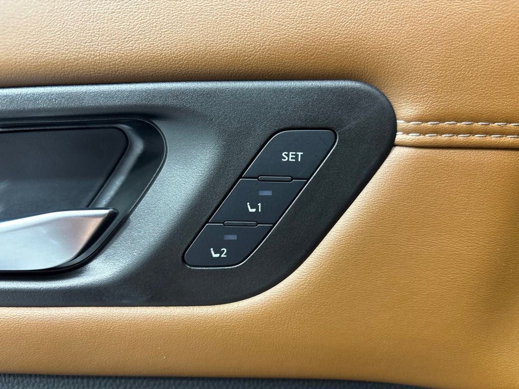 2025 Nissan Pathfinder Platinum 4WD