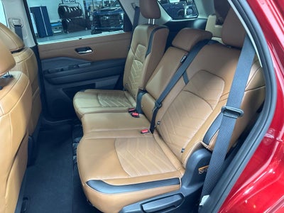 2025 Nissan Pathfinder Platinum 4WD
