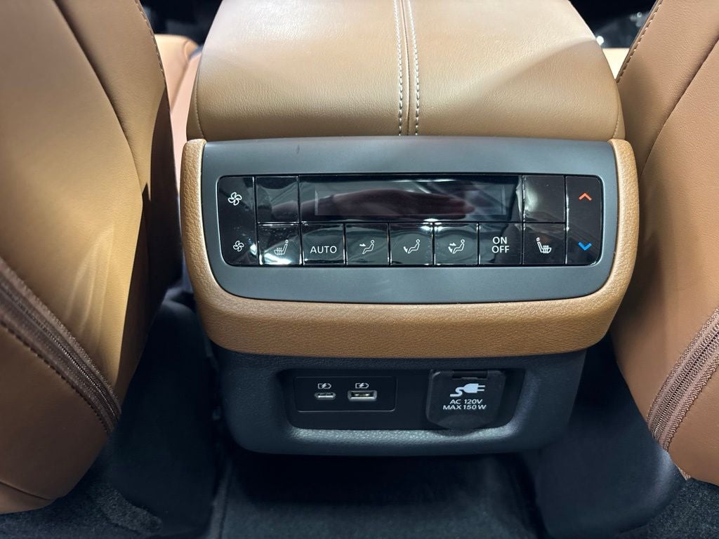 2025 Nissan Pathfinder Platinum 4WD