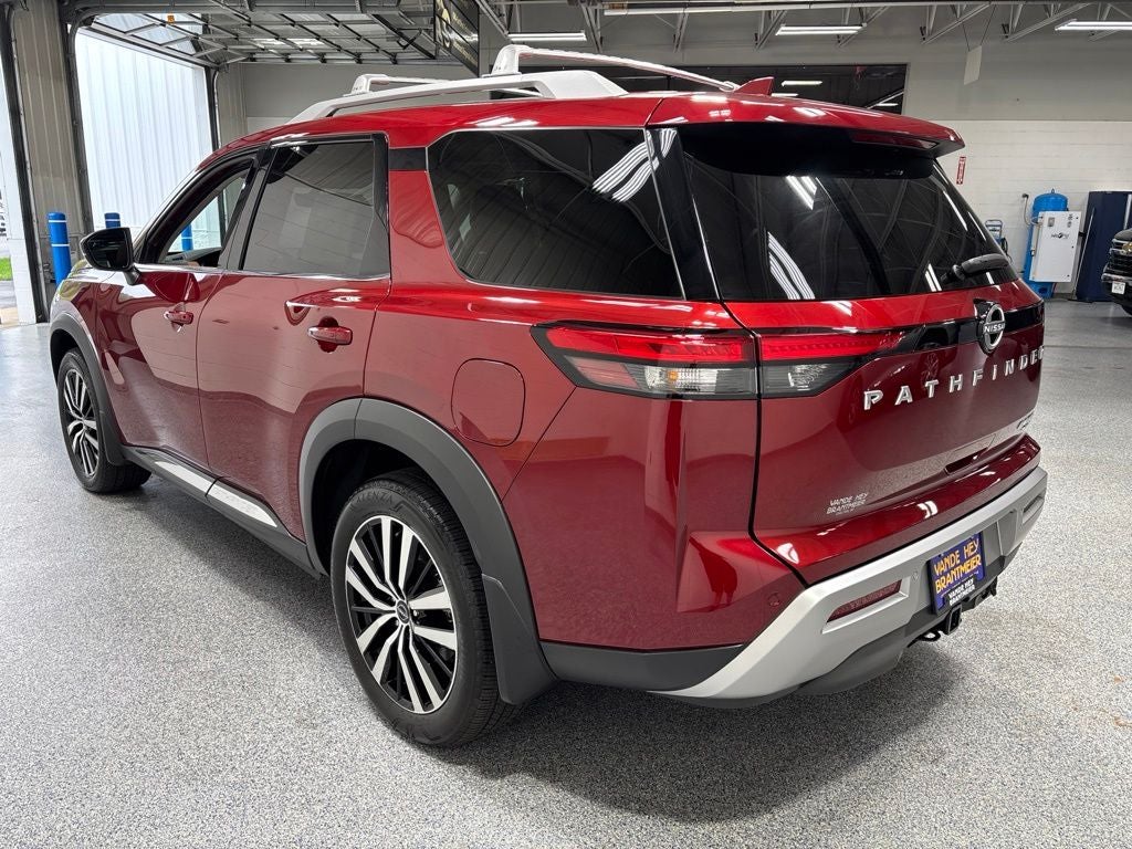 2025 Nissan Pathfinder Platinum 4WD