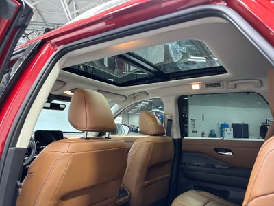 2025 Nissan Pathfinder Platinum 4WD