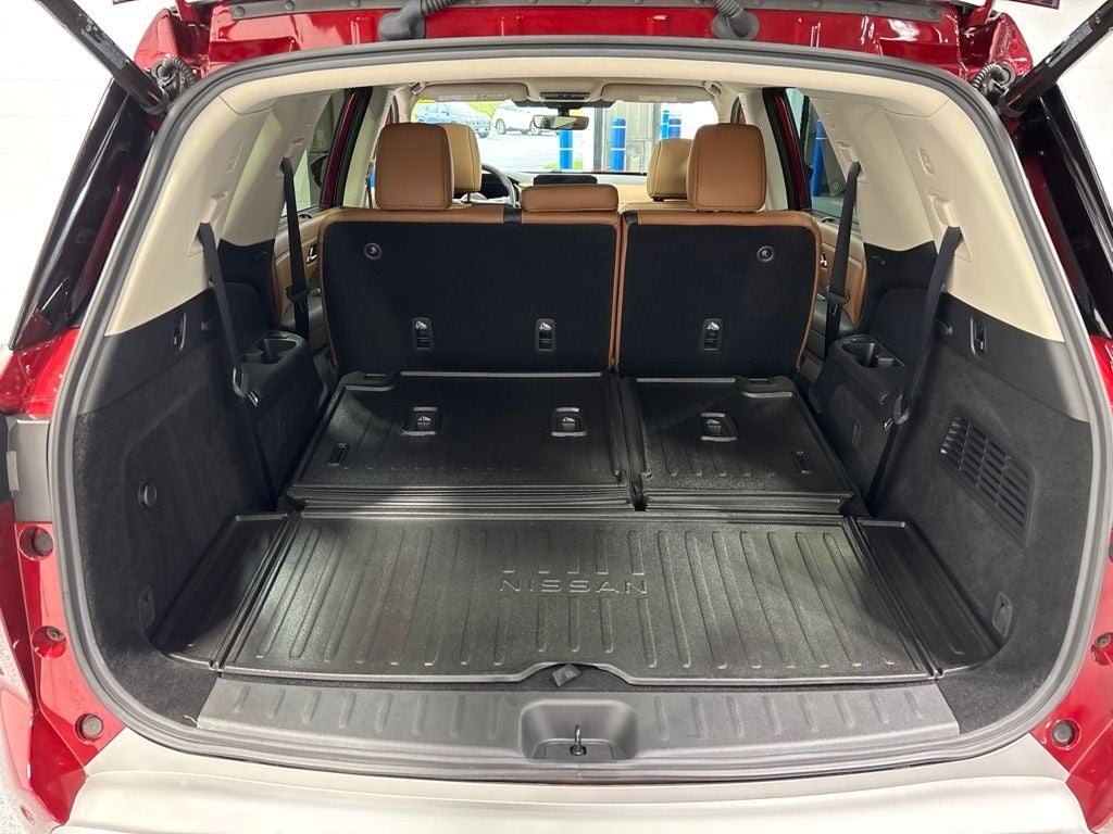 2025 Nissan Pathfinder Platinum 4WD