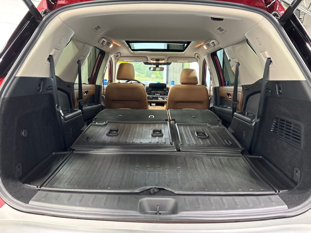 2025 Nissan Pathfinder Platinum 4WD