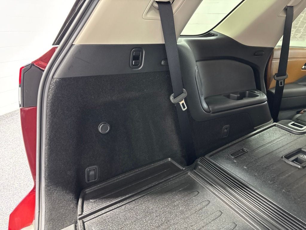 2025 Nissan Pathfinder Platinum 4WD