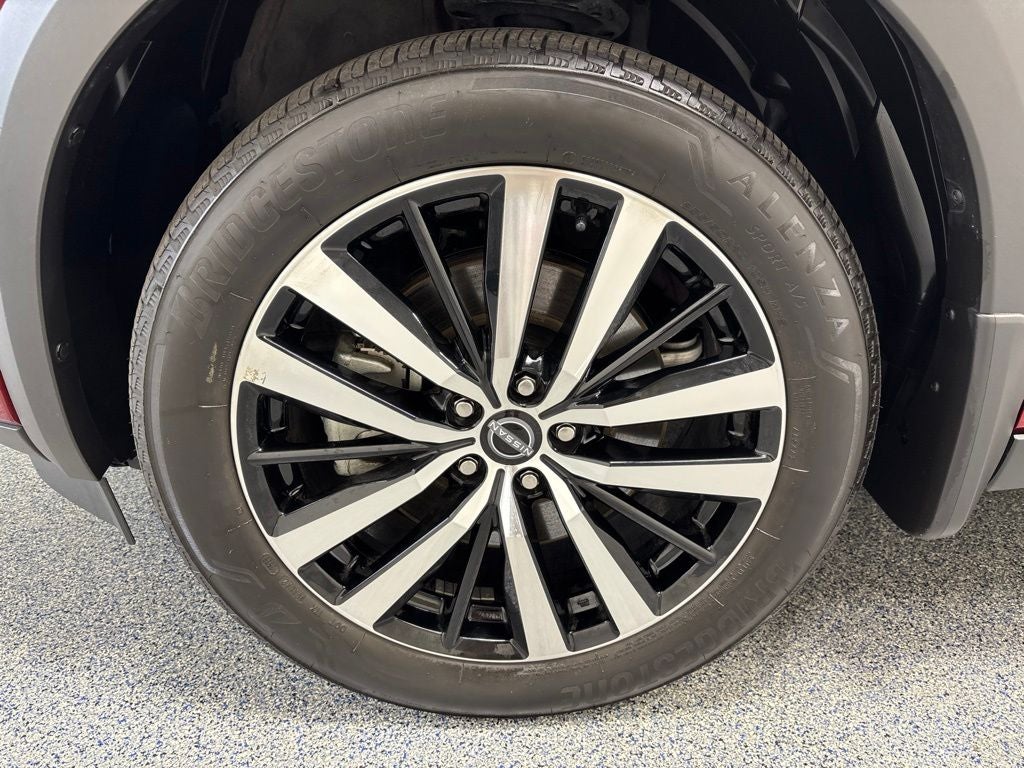 2025 Nissan Pathfinder Platinum 4WD