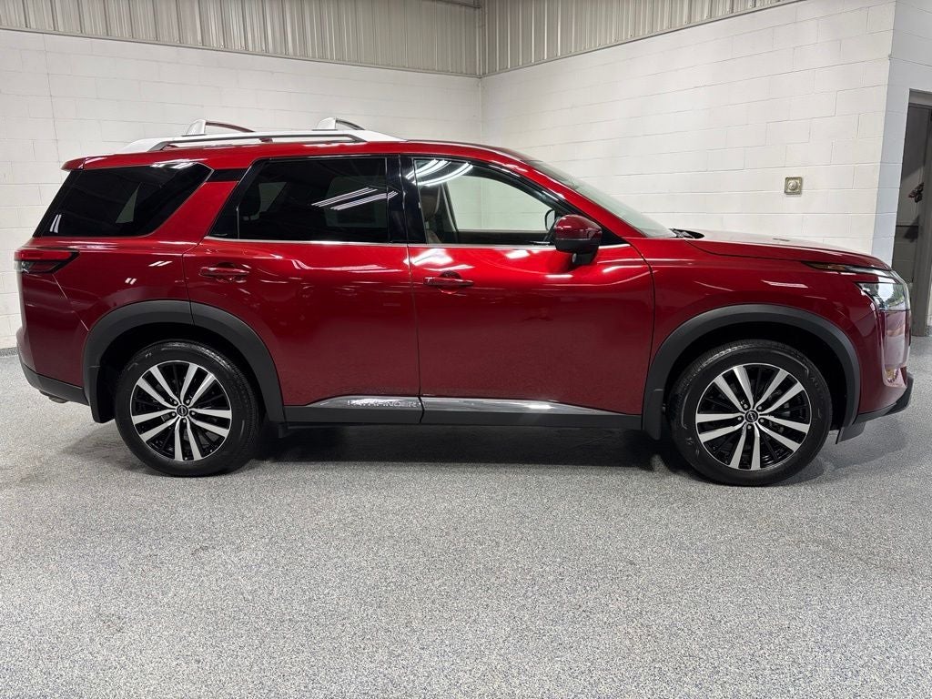 2025 Nissan Pathfinder Platinum 4WD