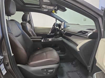 2022 Toyota Sienna Platinum