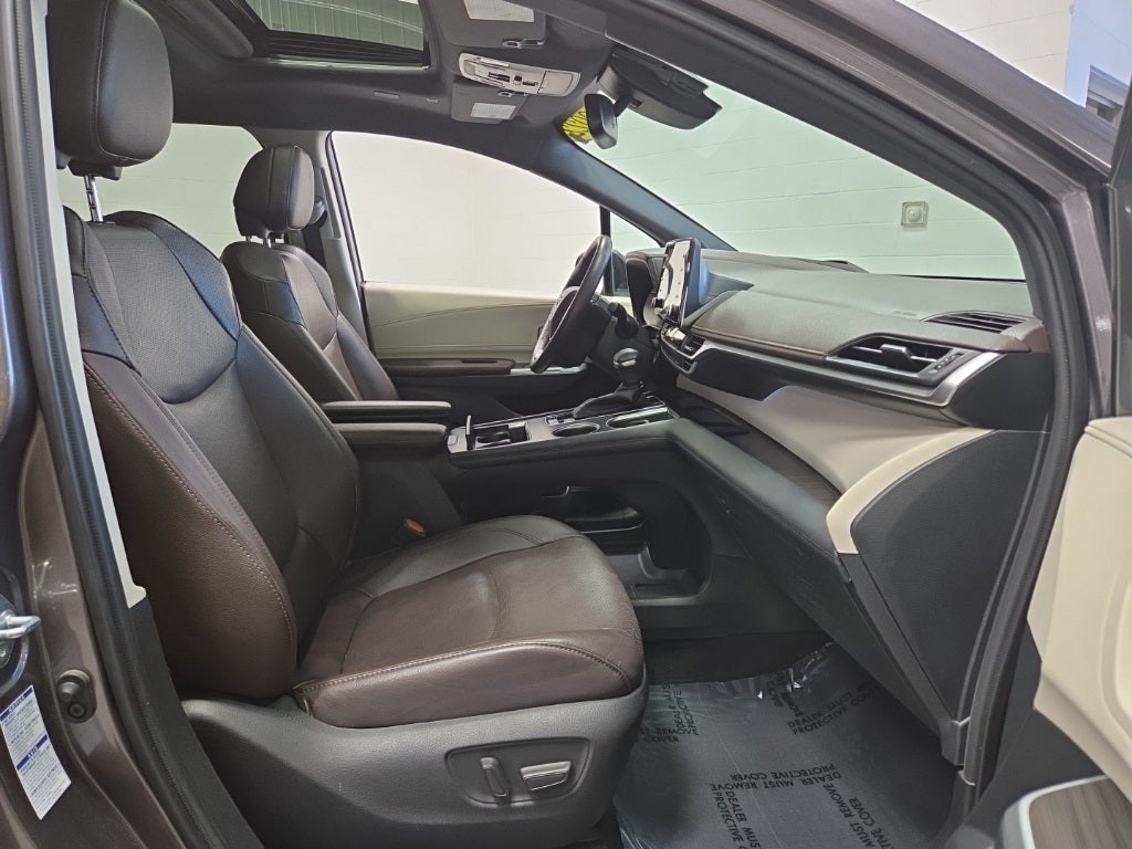 2022 Toyota Sienna Platinum