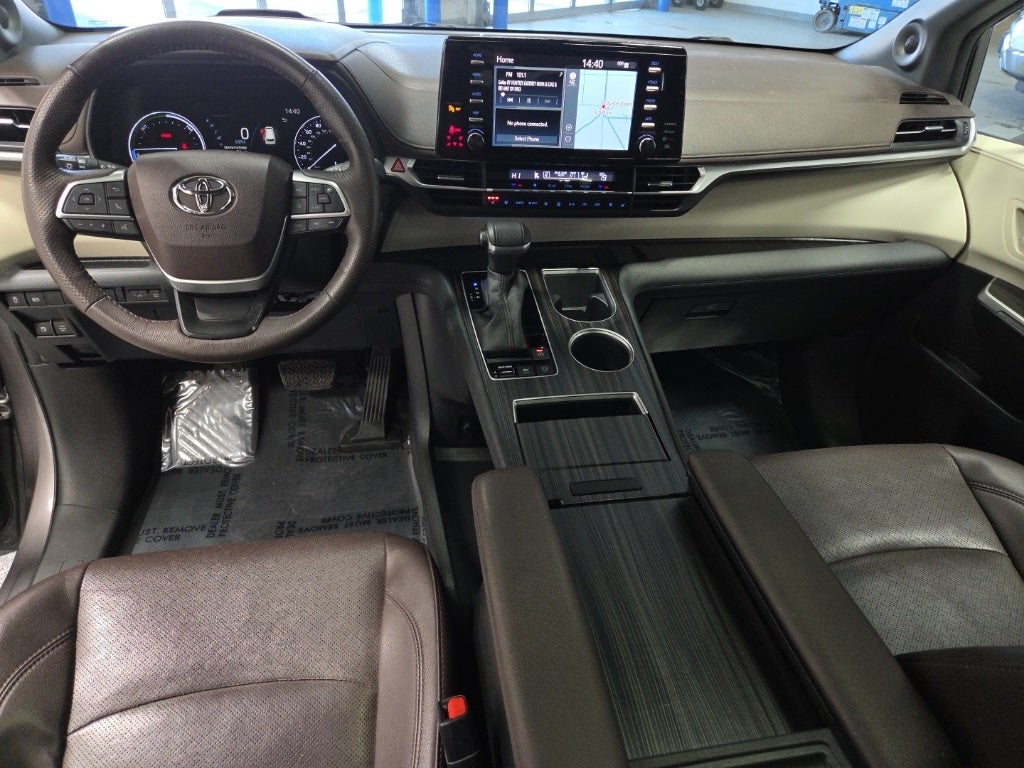 2022 Toyota Sienna Platinum