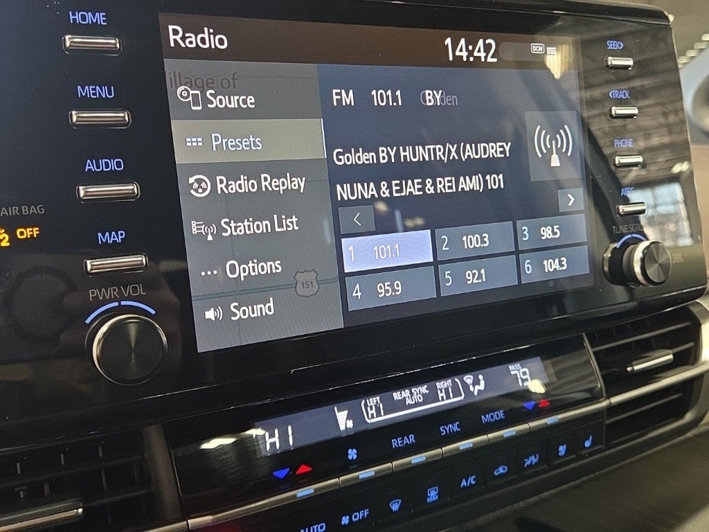 2022 Toyota Sienna Platinum