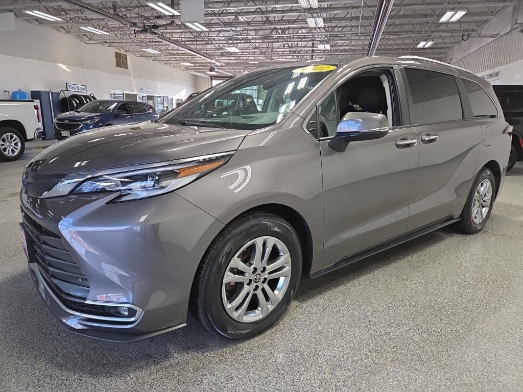 2022 Toyota Sienna Platinum